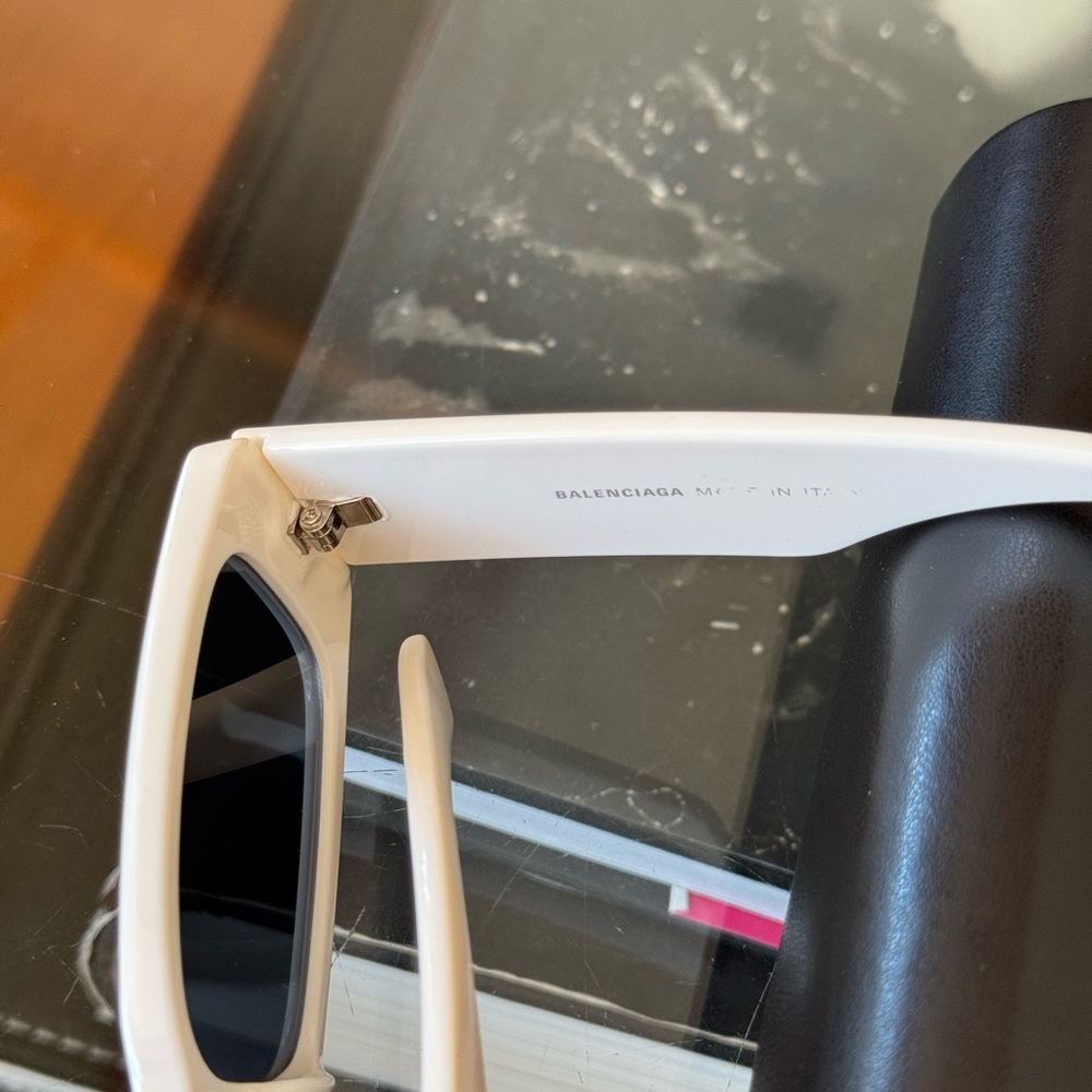 Balenciaga White Rectangular Sunglasses with Blac… - image 7